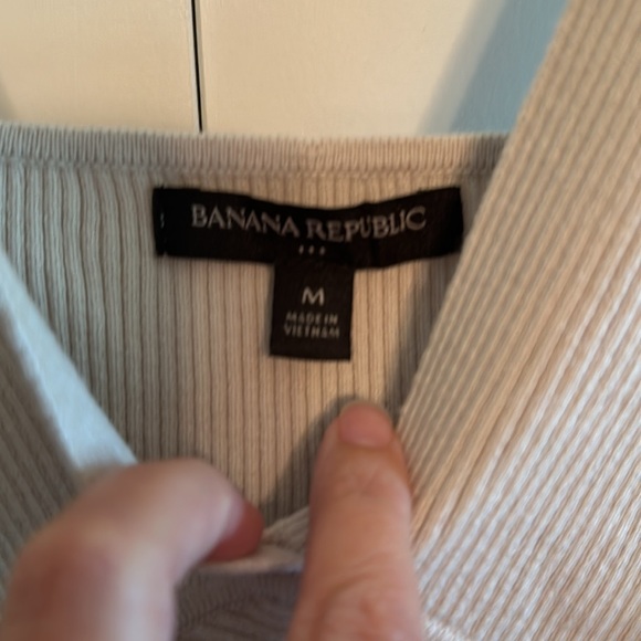 Banana Republic Factory Cropped Sweater Tank -- Size M - Picture 2 of 7